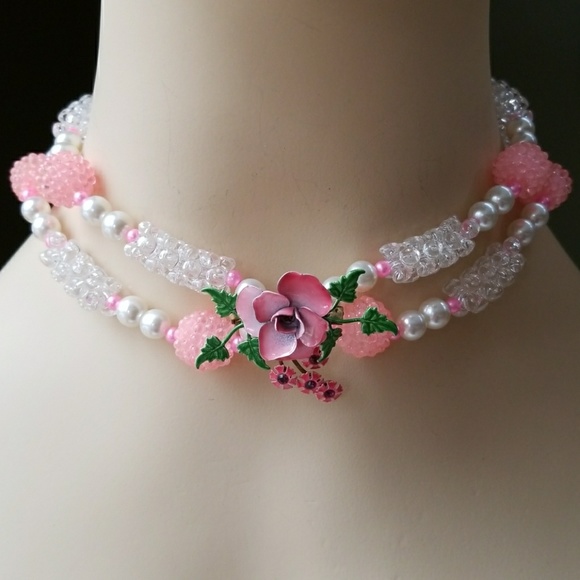 Vintage Jewelry - Vintage 1960's Bead Necklace and flower brooch
